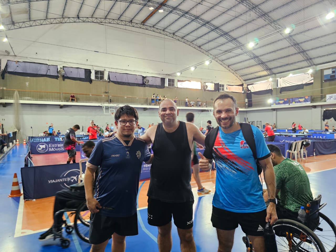 Lucas Franco, Professor Marcel Firmo e João Paulo no Campeonato Carioca de Tênis de Mesa, na Unisuam, em Bonsucesso (RJ).